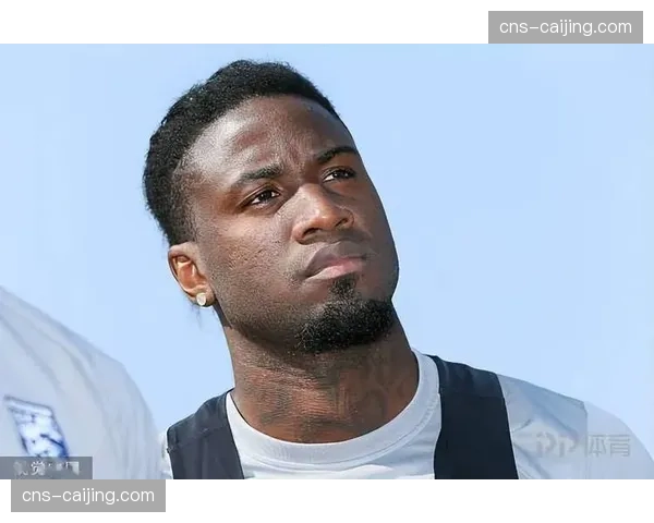 前武汉三镇外援马尔康重返中超，加盟升班马青岛西海岸。